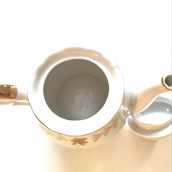 Musical China 50th Anniversary Hand-Painted Teapot with Lid Gold & White New - Picture 5 of 7